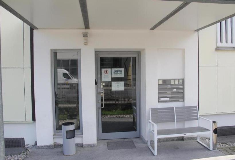 Carl Hostel München