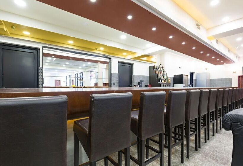 هتل Sterling Garni