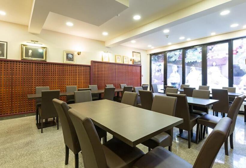 هتل Sterling Garni