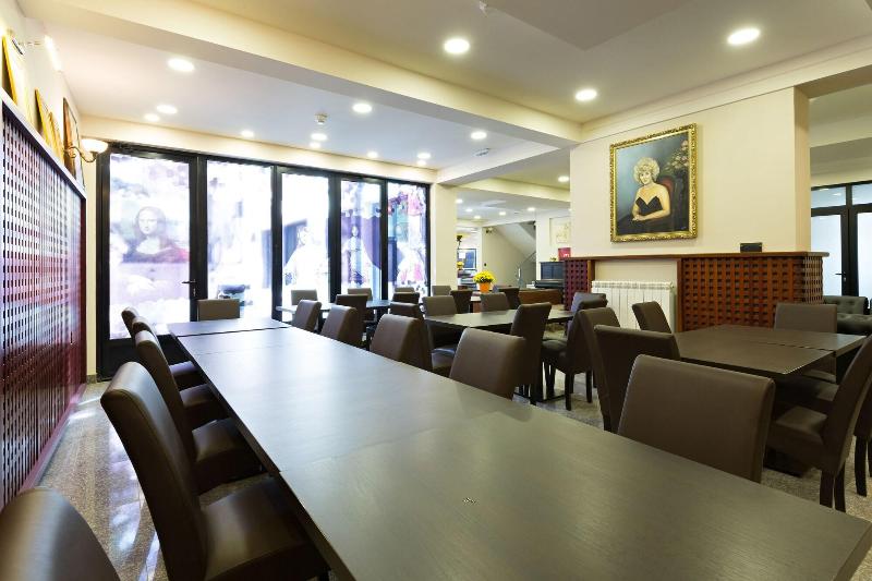 هتل Sterling Garni