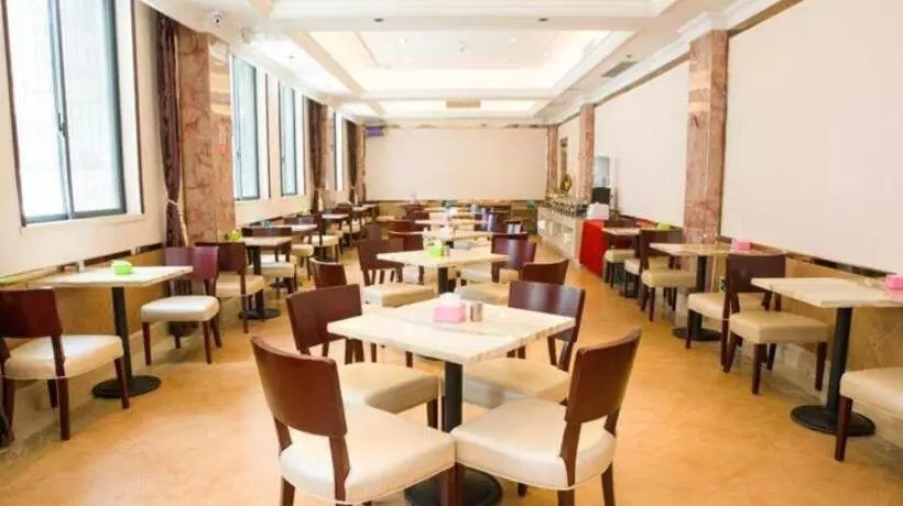 Vienna Classic Hotel Qingyuan Taihe Ancient Cave Scenic Area