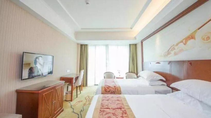 Vienna Classic Hotel Qingyuan Taihe Ancient Cave Scenic Area