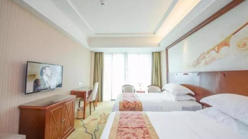 Vienna Classic Hotel Qingyuan Taihe Ancient Cave Scenic Area