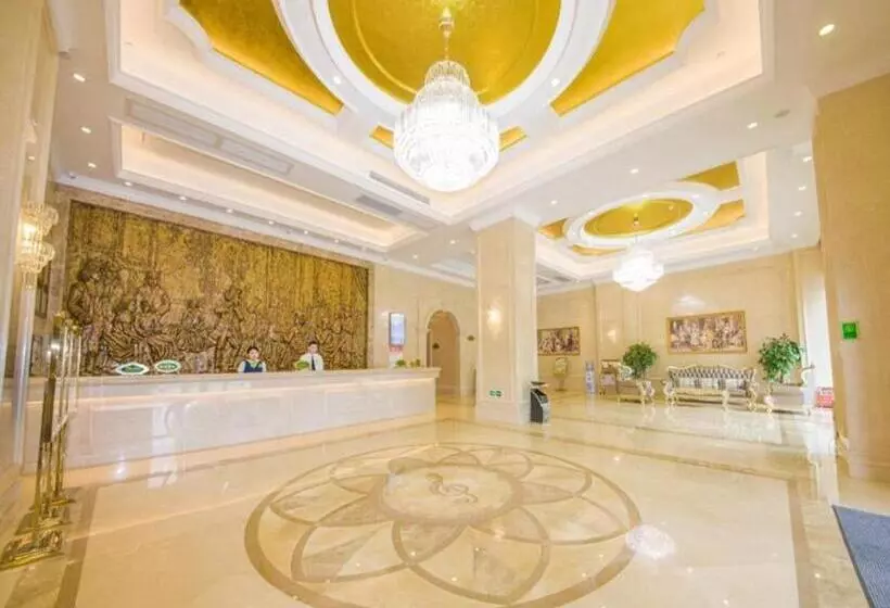 Vienna Classic Hotel Qingyuan Taihe Ancient Cave Scenic Area