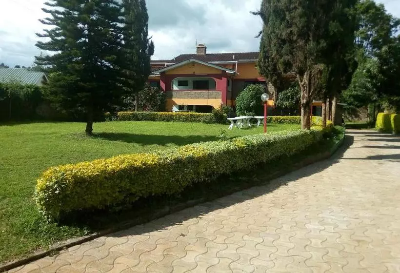 تختخواب و صبحانه Legacy Gardens Nyeri