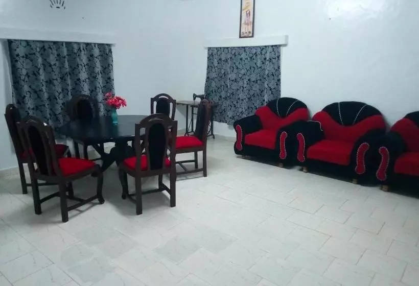تختخواب و صبحانه Legacy Gardens Nyeri