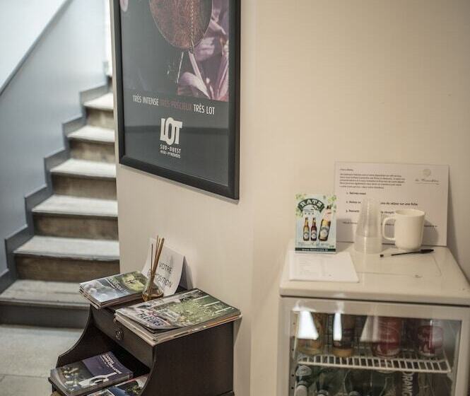 Отель Hôtel La Tissandière