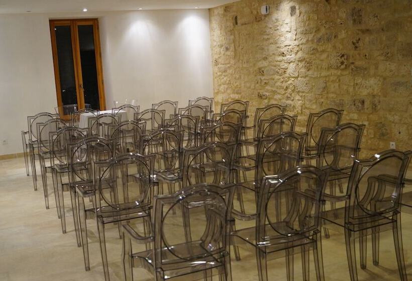 Отель Hôtel La Tissandière