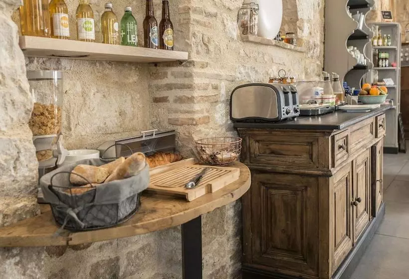 Hotelli Hôtel La Tissandière