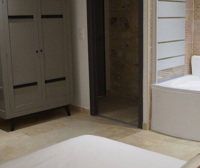 Отель Hôtel La Tissandière