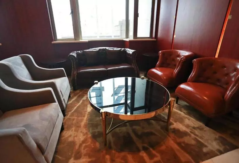 Hotelli Menshine Gloria Plaza