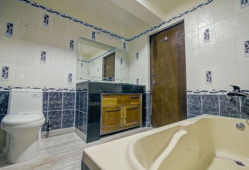 בית מלון כפרי Muscatel Yavachi   400 Mts From Mg Marg