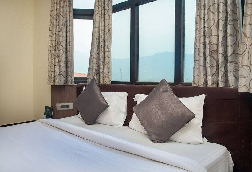 בית מלון כפרי Muscatel Yavachi   400 Mts From Mg Marg