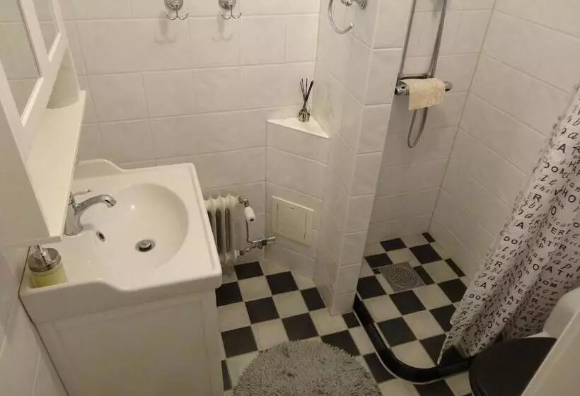 ベッドアンドブレックファースト Gröna Lena