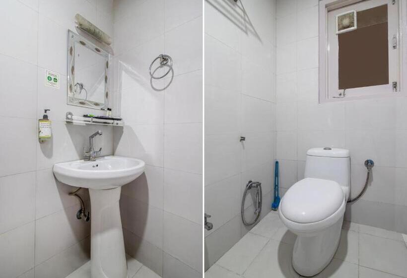 Itsy Hotels Avantika With Forest View