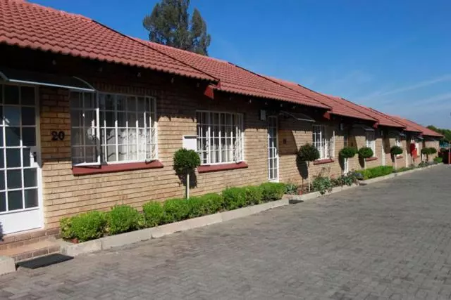 هتل Jacaranda Lodge