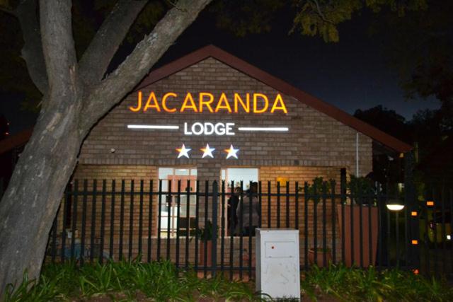 ホテル Jacaranda Lodge