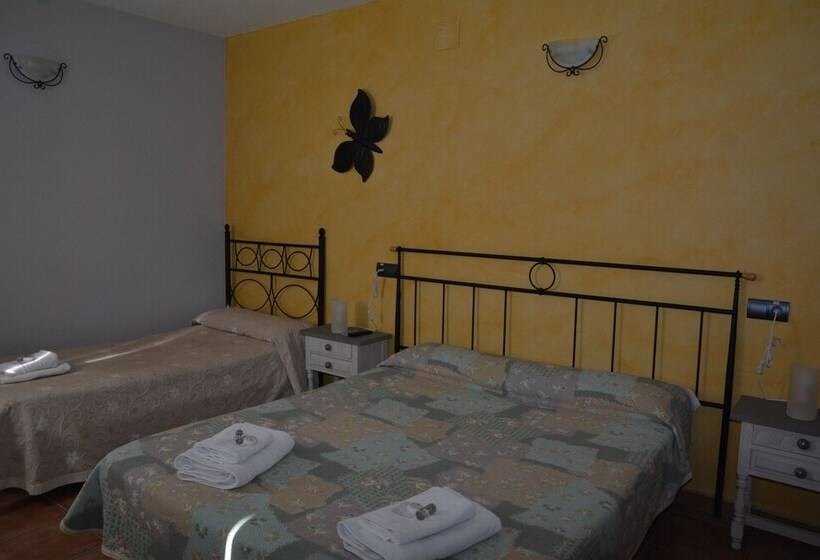 Отель Restaurante Viñas Viejas