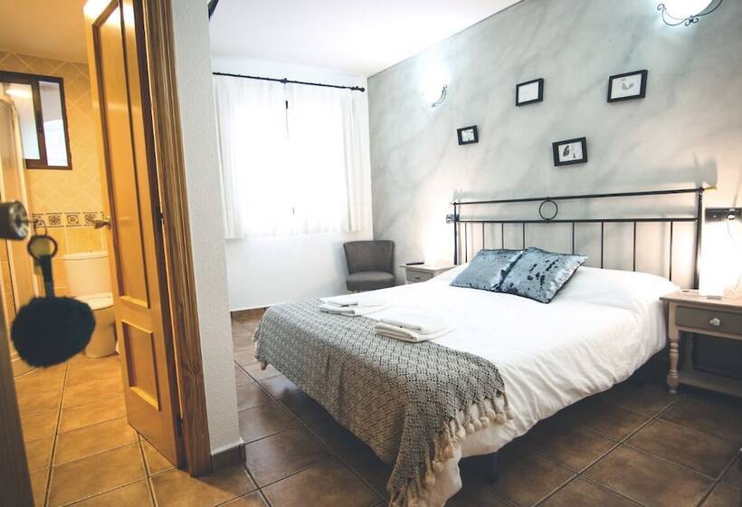 Отель Restaurante Viñas Viejas