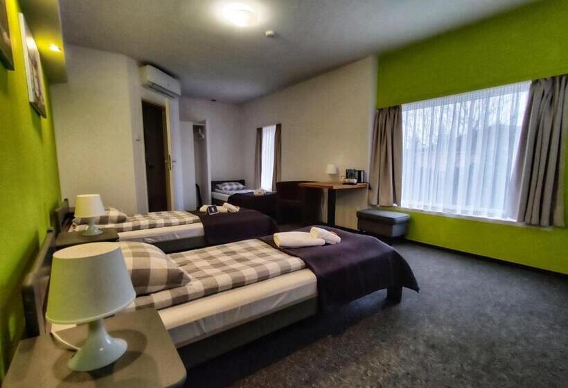 בית מלון כפרי Rj