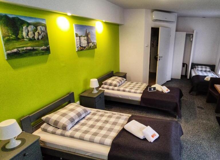 בית מלון כפרי Rj