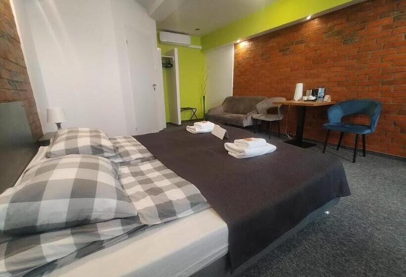 בית מלון כפרי Rj