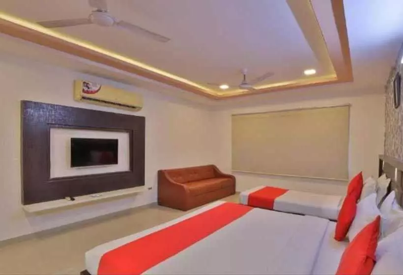 ホテル Sadbhav