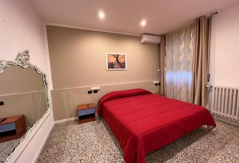 בית מלון כפרי Saratoga