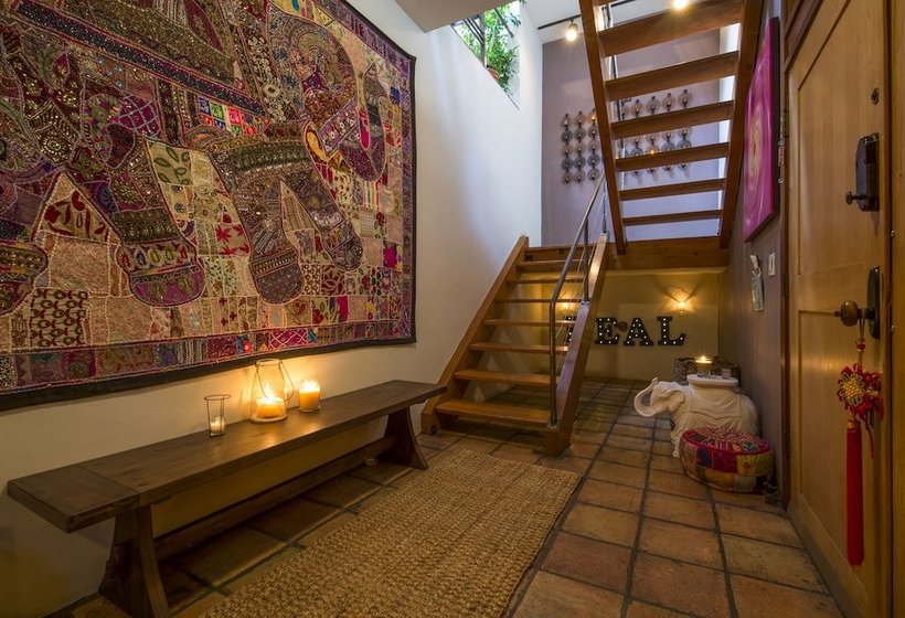 مبيت وإفطار The Bel Air Treehouse