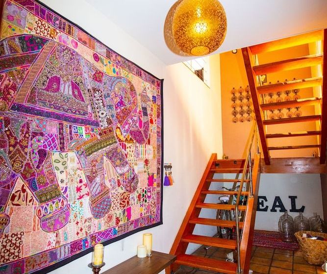 مبيت وإفطار The Bel Air Treehouse