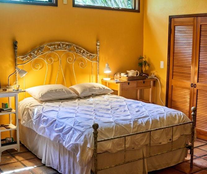 مبيت وإفطار The Bel Air Treehouse