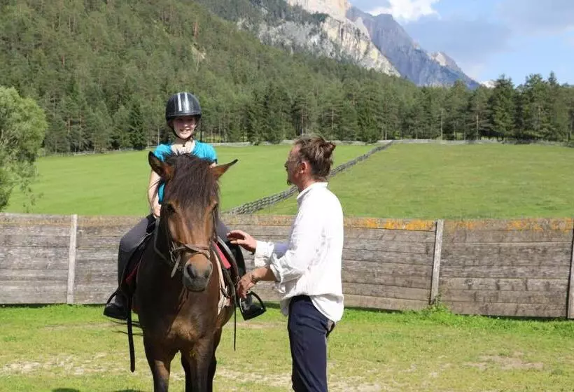 Hotelli Al Sonnenhof