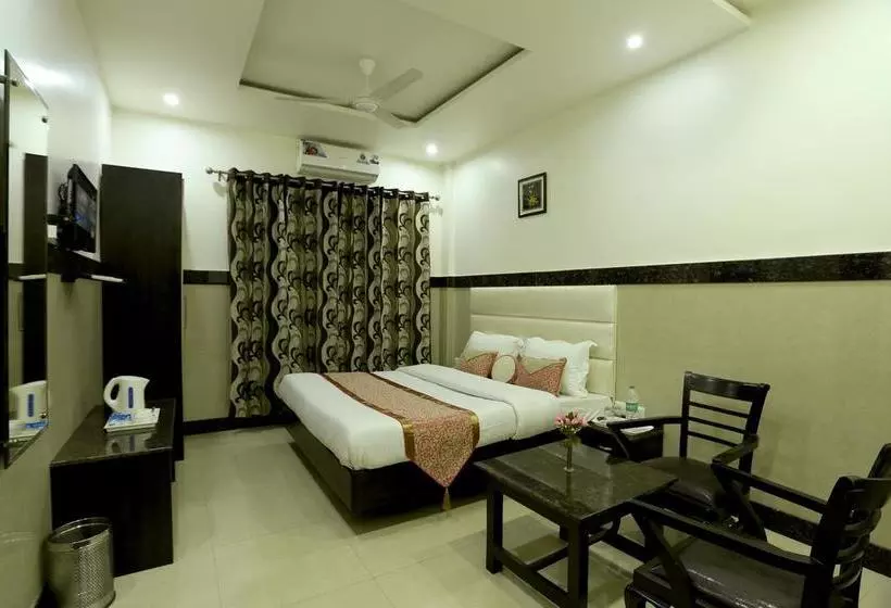 Hotel Ancyra Red Rose