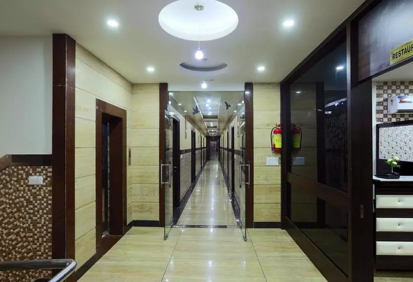 Hotel Ancyra Red Rose