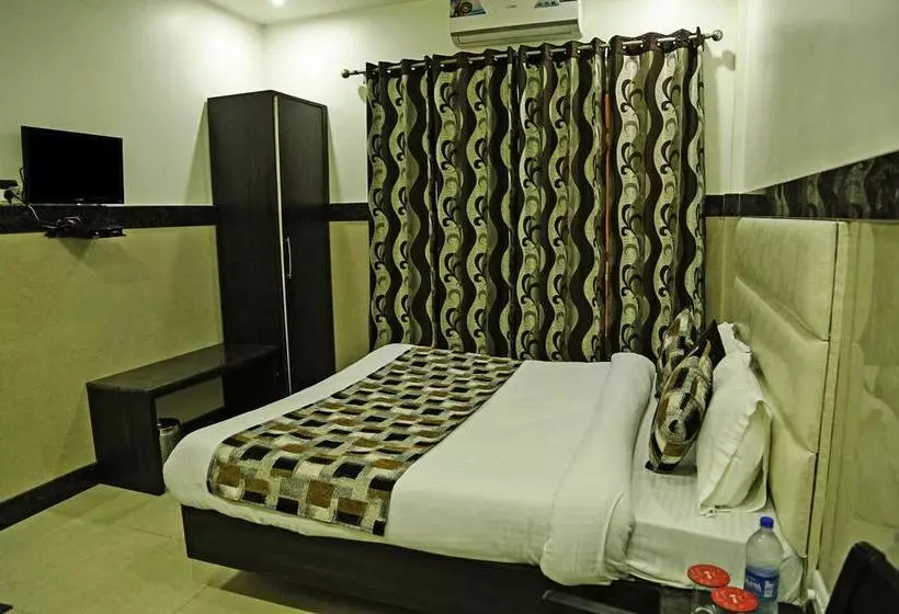 Hotel Ancyra Red Rose