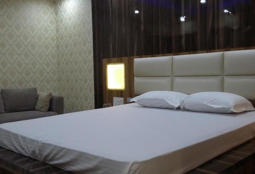 בית מלון כפרי Crystal International