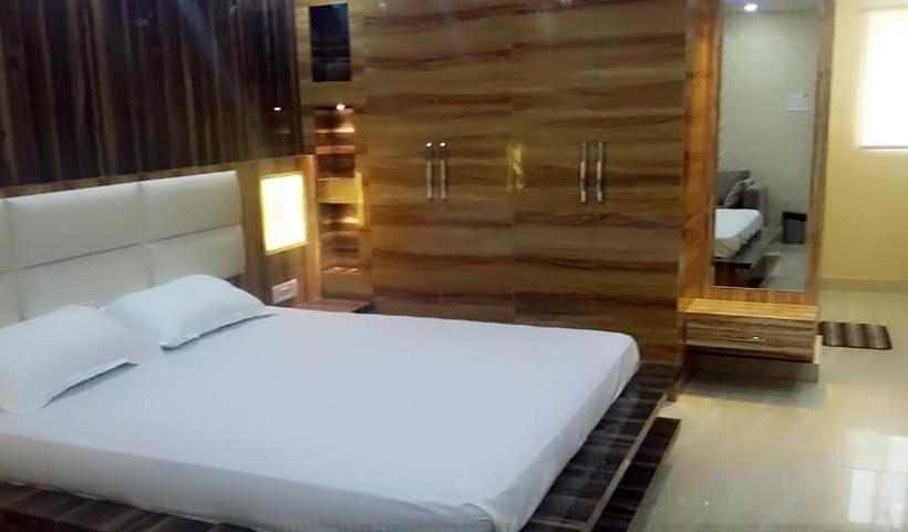 בית מלון כפרי Crystal International