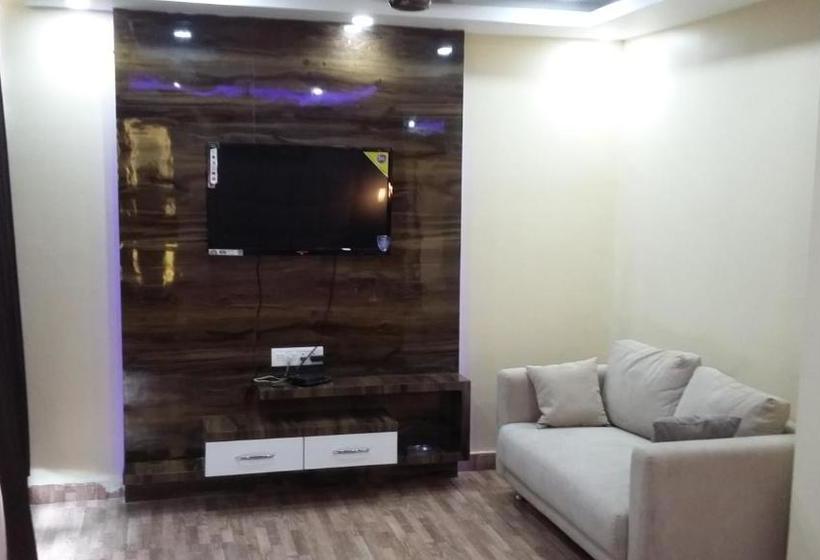 בית מלון כפרי Crystal International