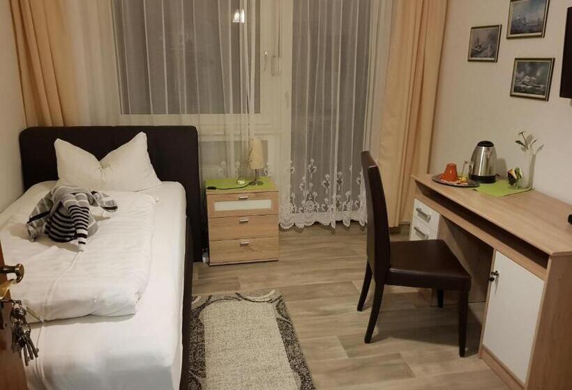 ホテル Garni Kröger