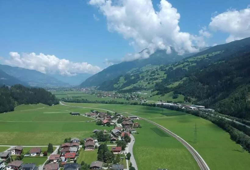 Hotelli Gasthof Zum Löwen