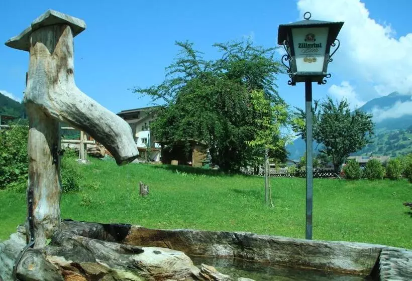 Hotelli Gasthof Zum Löwen