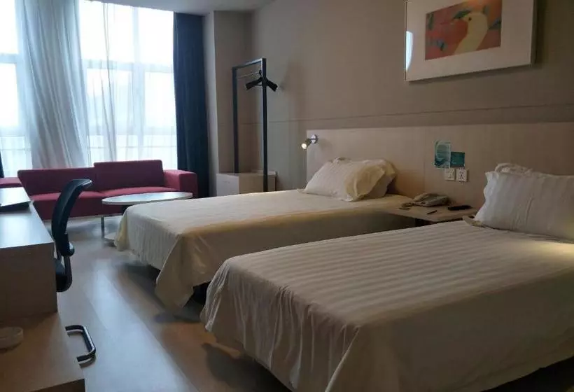 Hotelli Jinjiang Inn Tianjin Binhai International Airport