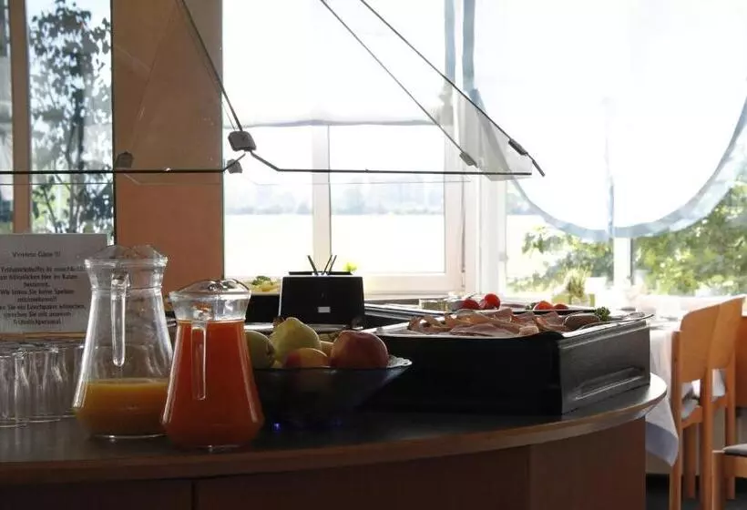 Hotelli Schwanau Garni