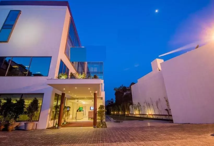 ホテル The Imperial Poonam