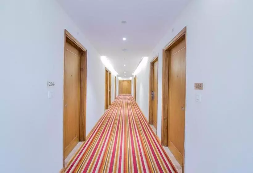 ホテル The Imperial Poonam