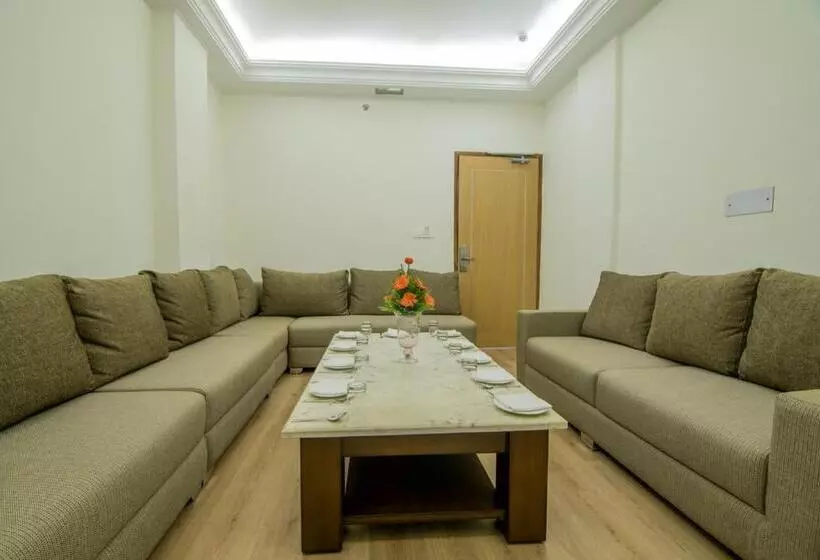 ホテル The Imperial Poonam