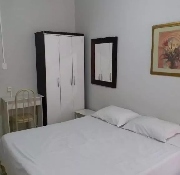 ホテル Confort Maringá