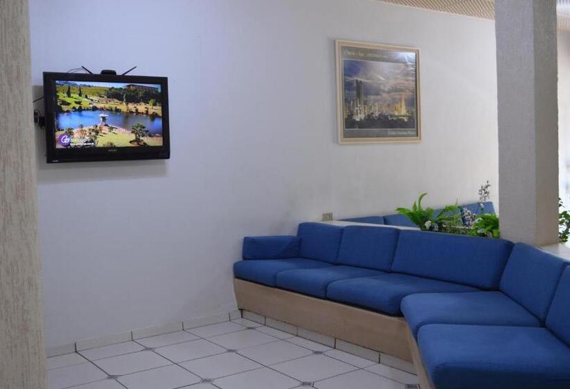 Отель Confort Maringá