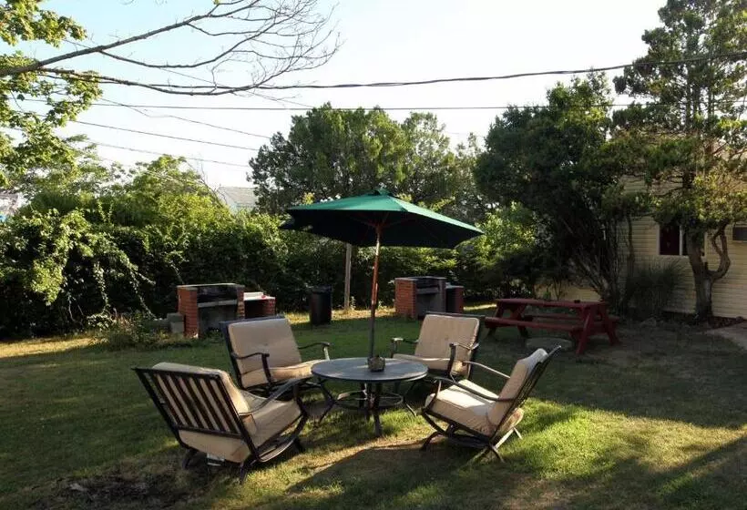 Baywatch Hotel & Marina