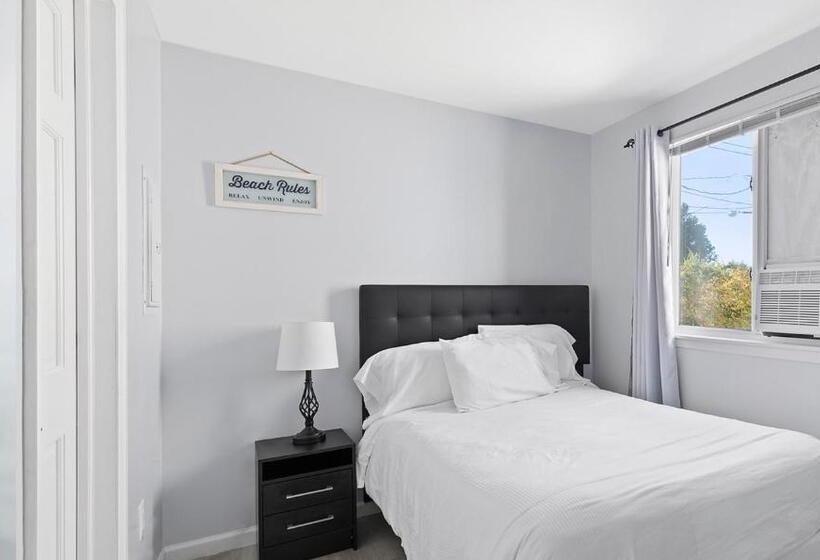 Baywatch Hotel & Marina